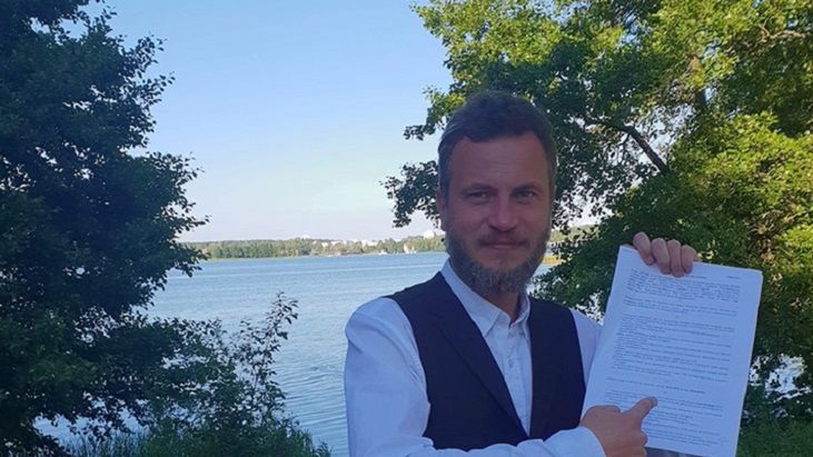 Arek Regiec jest twórcą i prezesem Beesfund, największej w Polsce internetowej platformy zbiórek społecznościowych