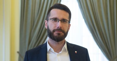 Beata Mazurek jedzie do Brukseli. Mają ją zastąpić dwie osoby