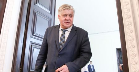 Prezesi agencji rolnych zarabiają więcej niż prezydent Polski. Tak Jurgiel dbał o swoich