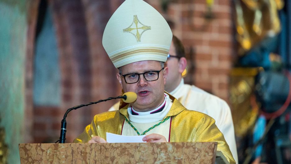 "Tylko nie mów nikomu". Biskup Wiesław Śmigiel wydał oświadczenie