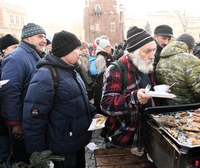 Potrzebujący przychodzą setkami. To największa taka wigilia
