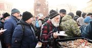 Potrzebujący przychodzą setkami. To największa taka wigilia