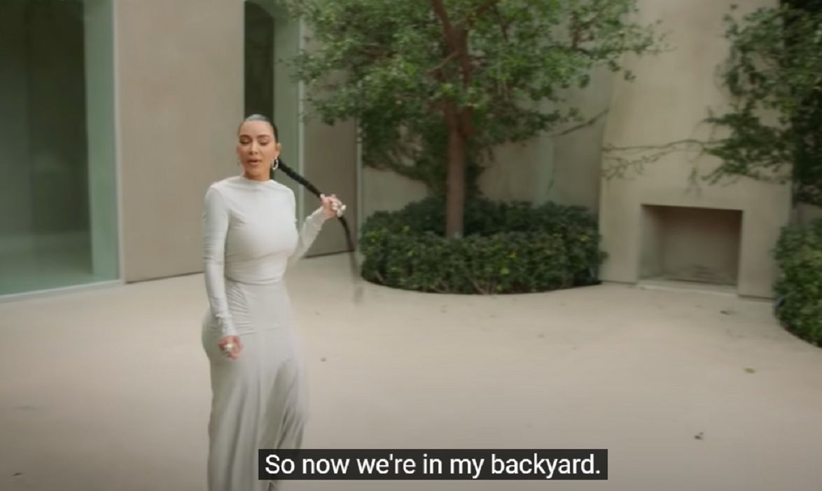 Dom Kim Kardashian - screen YouTube