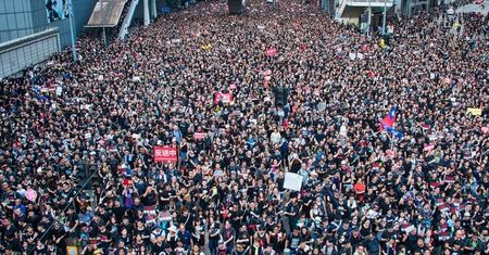 Hongkong. Wszystkie samoloty odwołane z powodu zamieszek