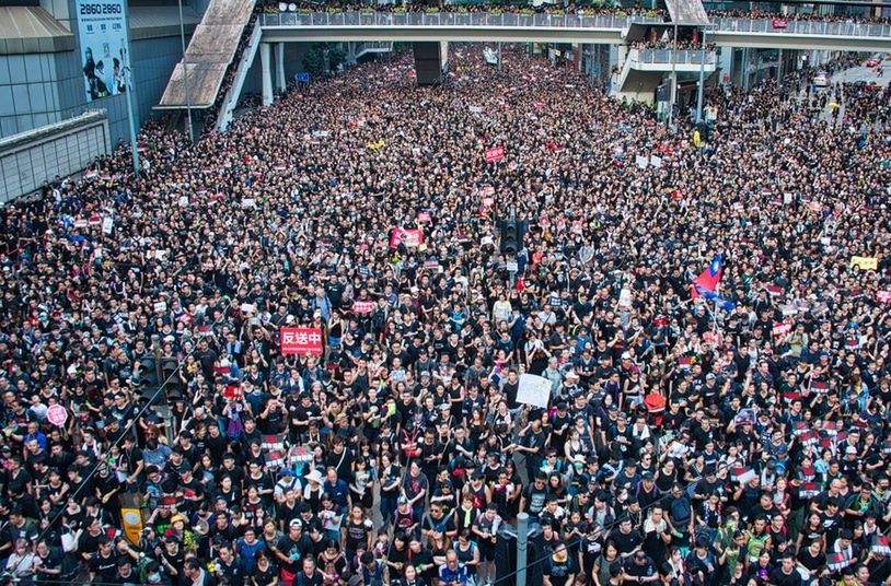 Hongkong. Wszystkie samoloty odwołane z powodu zamieszek