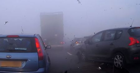 Mgła wzięła się znikąd. Spowodowała ogromny karambol
