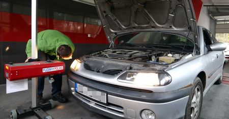 Władze biorą się za handlarzy aut. Kary będą łagodniejsze niż obecnie