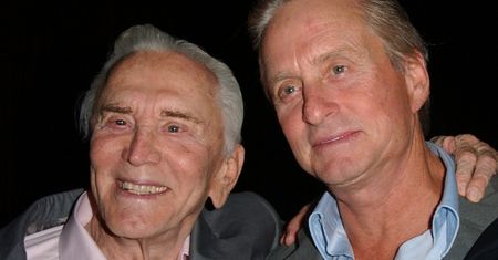 Kirk Douglas nie zapisał swojemu synowi ANI GROSZA. Gwiazdor zostawił po sobie majątek warty 241 milionów złotych!