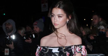Córka gwiazdorskiej pary. 15-letnia Carys Zeta Douglas robi wrażenie
