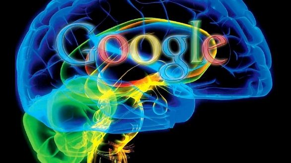 Dzięki sieci wszystkie informacje i wiedza zgromadzona przez naszą cywilizację jest dostępna na wyciągnięcie ręki. Po co więc cokolwiek zapamiętywać czy spędzać czas na nauce? Wystarczy sprawdzić w Sieci. Syndrom ten określany jest często jako efekt Google’a. Według badań doktora Rosena ogromna dostępność informacji powoduje, że nasze mózgi coraz niechętniej przyswajają nową wiedzę. Tylko co się stanie, kiedy ktoś niespodziewanie wyciągnie wtyczkę?