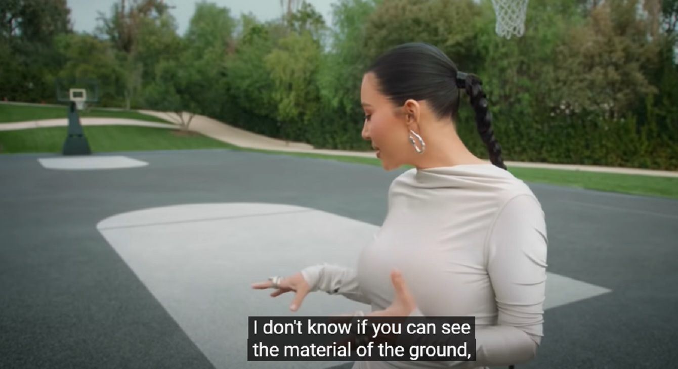 Dom Kim Kardashian - screen YouTube