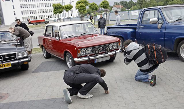 Kupno zabytkowego auta – czy to dobra inwestycja?