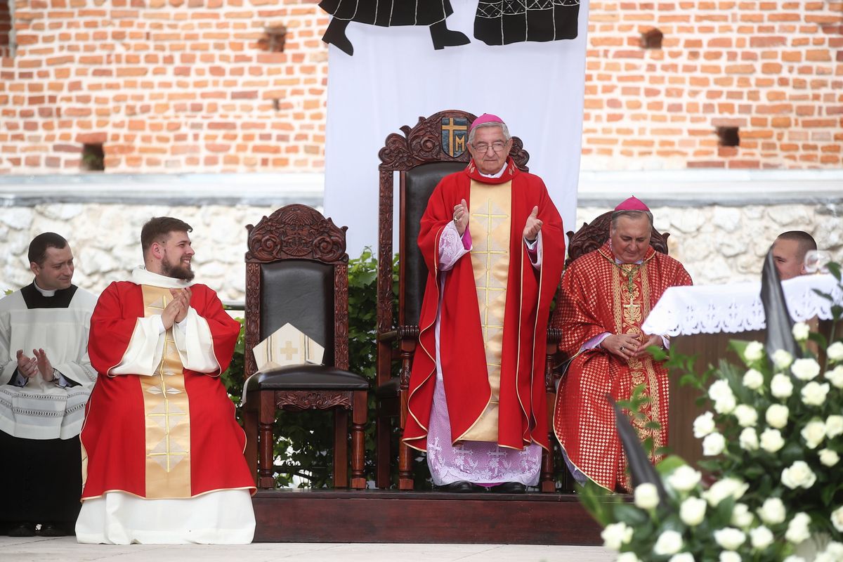 Abp Głódź: w Polsce rozbrzmiewa wobec Boga buńczuczne i hałaśliwe "nie"