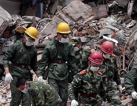 Chiny: 11-latka przeżyła pod gruzami 68 godzin