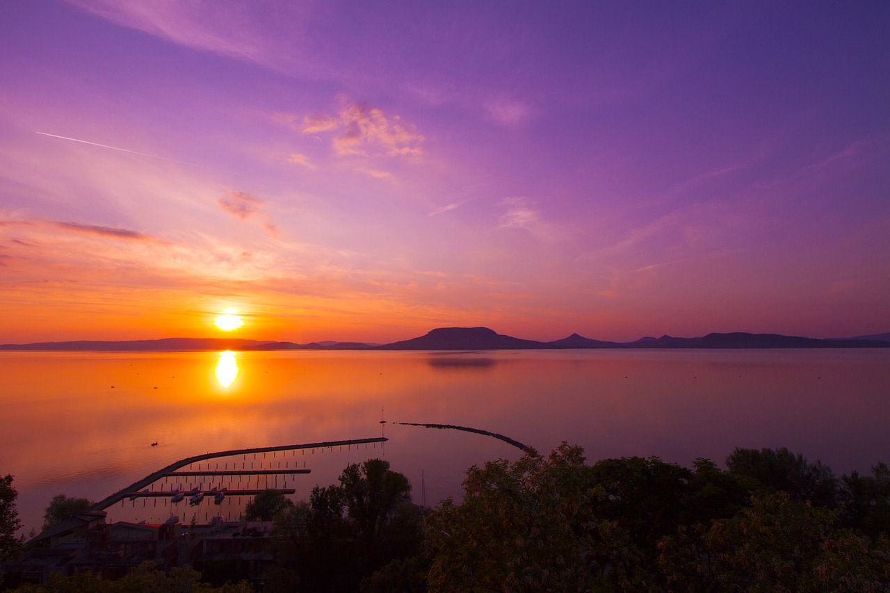 Balaton nazywany jest węgierskim morzem 