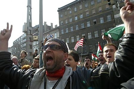 Starcia nacjonalistów z policją w centrum Budapesztu