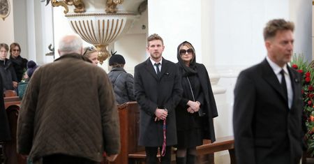 Pogrzeb Pawła Królikowskiego. Poruszające przemowy rodziny. "Nie umiem się z tobą pożegnać"