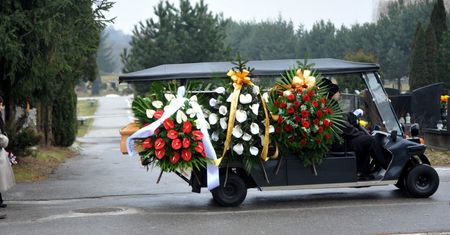 Firmy pogrzebowe narzekają na koronawirusa. Mogą nie przetrwać