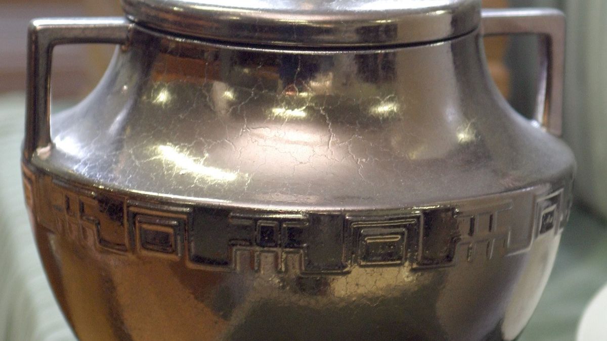 Przewóz prochów w urnie samolotem należy zgłosić personelowi pokładowemu. Mało osób jednak to robi