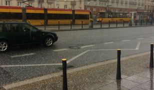 Warszawa. Burza i grad w stolicy. "Grzmi konkretnie"