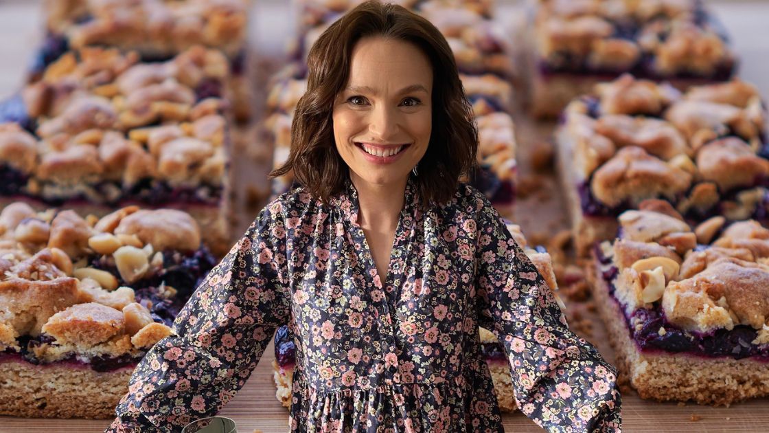 Ciasto z jagodami- Pyszności, źródło: Canva, Instagram