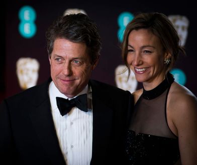 Hugh Grant zerwał ze stanem kawalerskim. Jego żona jest młodsza o 18 lat