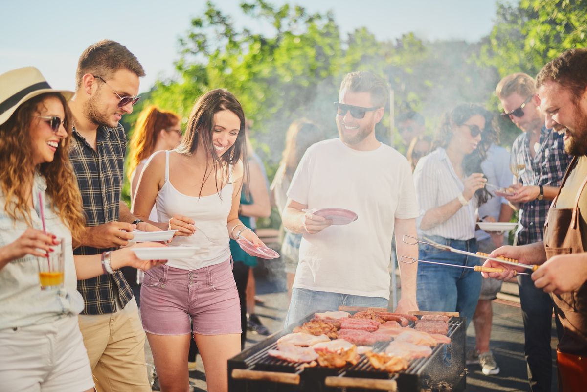 Bez grilla nie ma majówki. Sprawdź, jaki grill wybrać