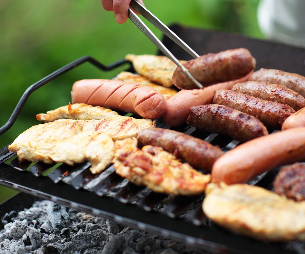 Co najchętniej grillujemy i ile kosztuje przyjęcie przy grillu?