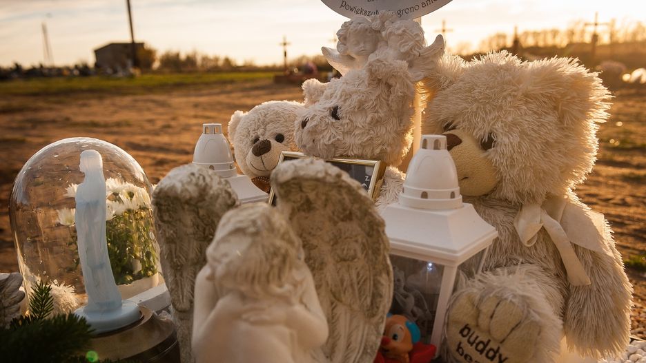 Policja apeluje o zgłaszanie każdego przypadku cmentarnej kradzieży