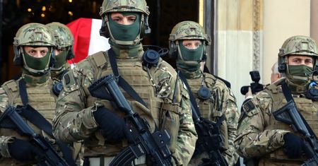 Grom chce kupić nielatający samolot. Chcą odbijać pasażerów z rąk terrorystów