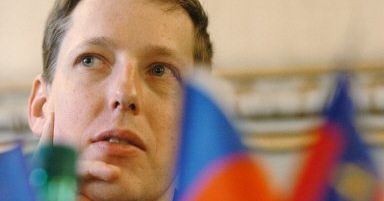 Komuniści uratowali rząd Grossa