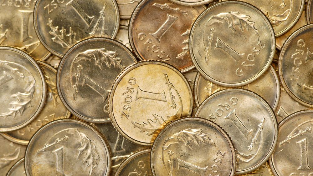 Monety groszowe - kosztują więcej niż są warte.