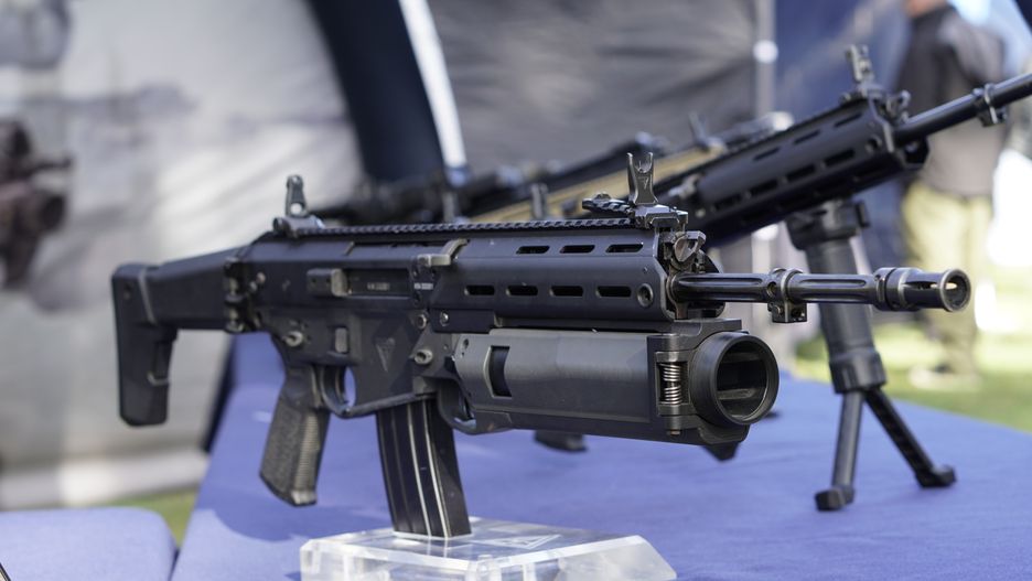 Karabinek Grot z podwieszonym granatnikiem 40 mm. WOT kupił karabinki w wersji standardowej bez granatnika.