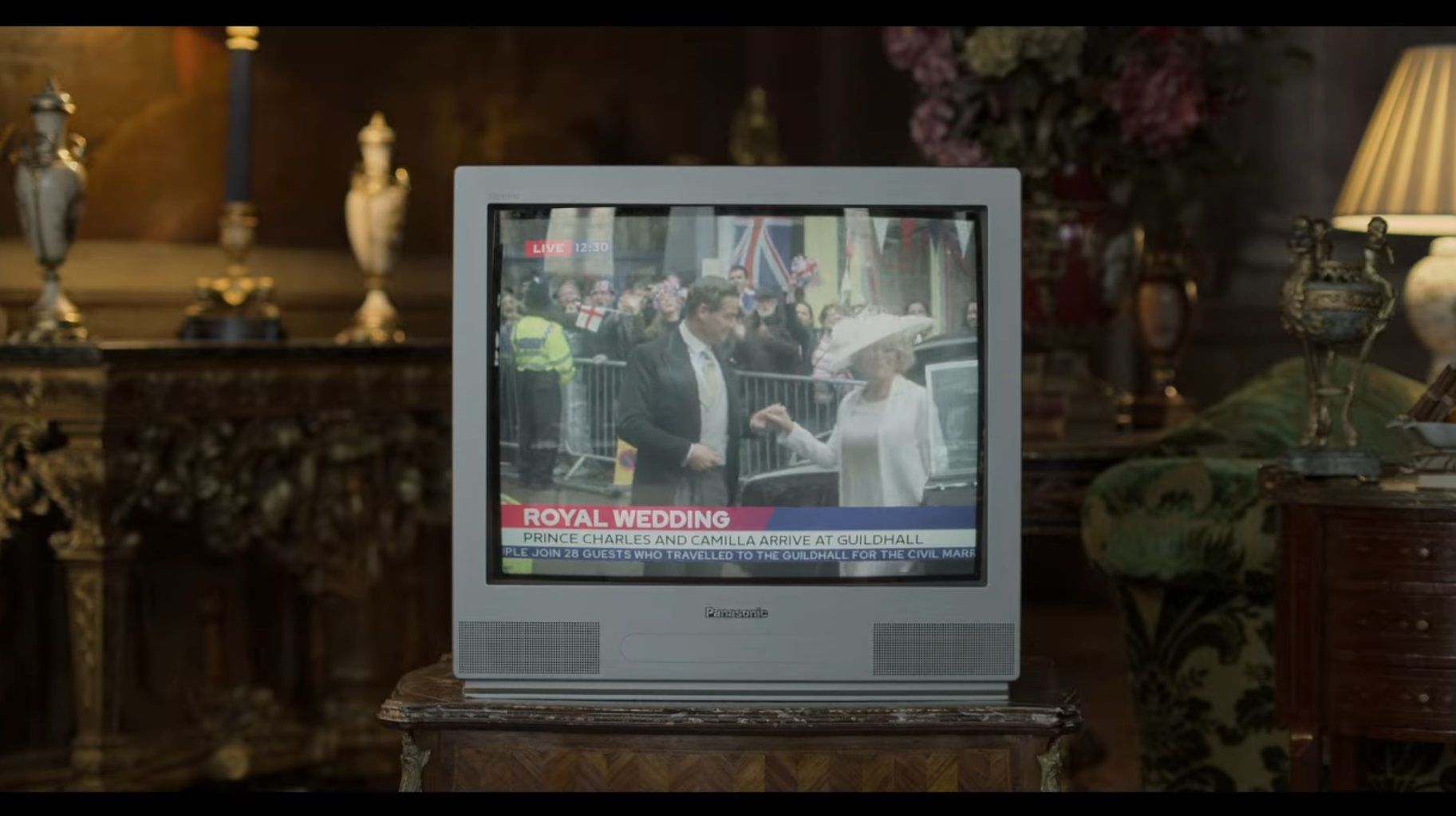 ślub Karola i Camilli, screenshot z serialu "The Crown", Netflix