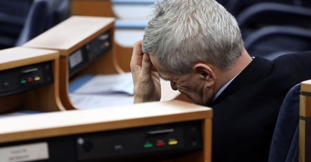 Stanisław Kogut bije się w piersi. Składa rezygnację