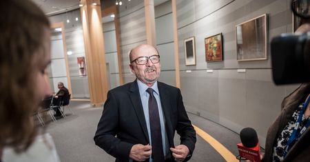 Prof. Legutko mocno ws. brexitu. "Tusk jest całkowicie zależny od elit unijnych"