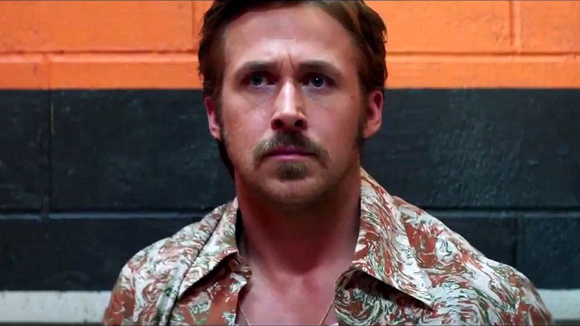 Ryan Gosling w filmie "Nice Guys. Równi goście"