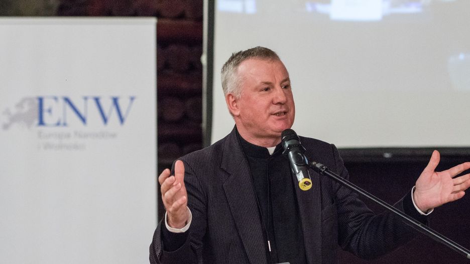 Koronawirus w Polsce. Ks. Tadeusz Guz: "W czasie mszy nie można się zarazić".