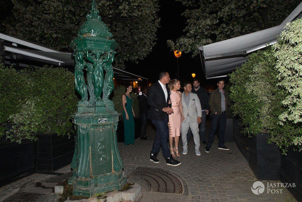 Jennifer Lopez i Alex Rodriguez w Paryżu na kolacji