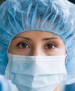 Ile zarabiają pielęgniarki i położne w Polsce i za granicą?