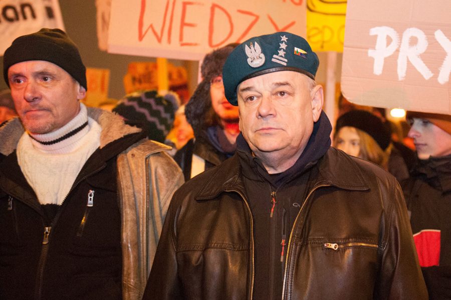 Płk Adam Mazguła do generałów: służycie PiS, która jest partią zbrodniczą dla Polski