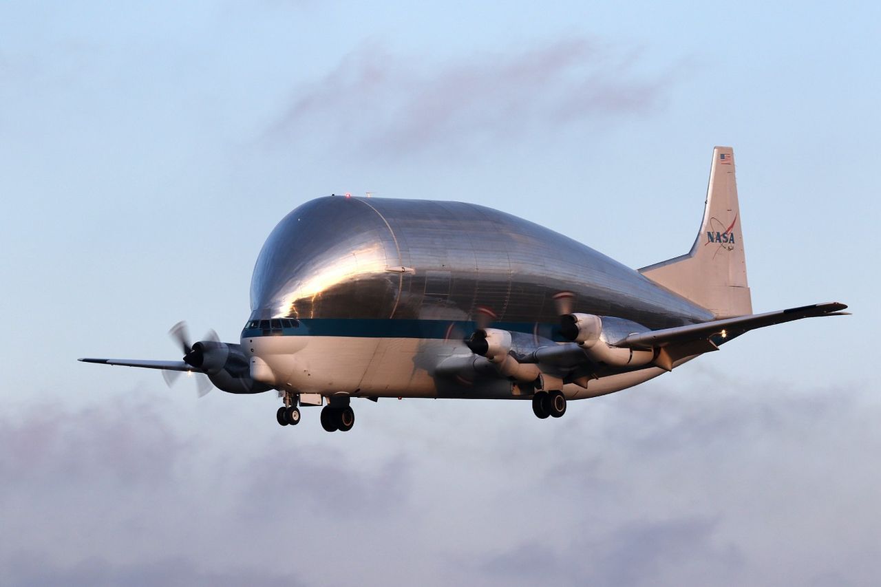 NASA znów skorzystała z Super Guppy. Samolot zabrał kapsułę Orion do Ohio [Zobacz wideo]