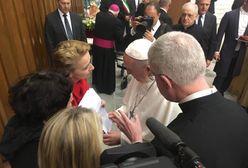 Papież Franciszek ucałował dłoń polskiej ofiary księdza pedofila. "Poruszający moment"