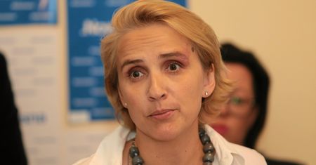 "Jarosław Kaczyński jest tchórzem". Posłanka Nowoczesnej może dostać karę za napis na koszulce