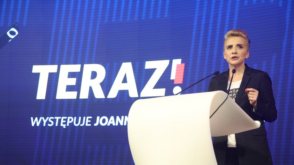 Joanna Scheuring-Wielgus wystąpiła na scenie jako pierwsza