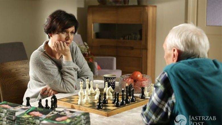 M jak miłość odcinek 1225, Lucjan (Witold Pyrkosz) namawia Marysię (Małgorzata Pieńkowska), żeby wróciła do Artura (Robert Moskwa)