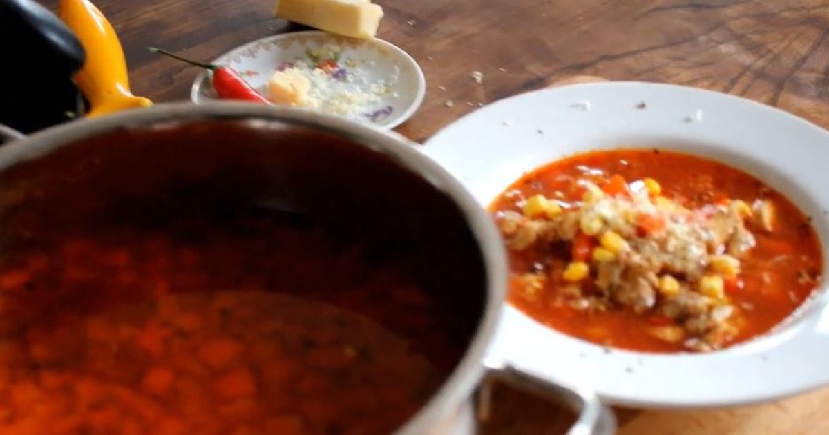 Niesamowicie szybka zupa gyros. Tylko konkretny rodzaj mięsa sprawi, że będzie idealna
