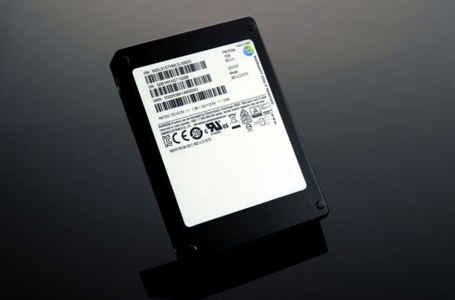 Samsung wprowadza do sprzedaży największy na świecie dysk SSD - ponad 15 TB (terabajtów)!