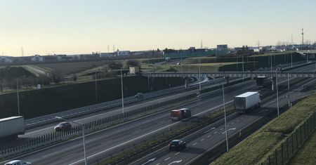 Autostrada pieszo do domu.