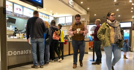 Dziecko znalazło zużytą prezerwatywę w McDonald's. Rodzice wściekli